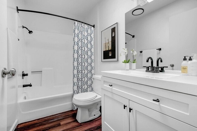 Photo - Centinela Apartments