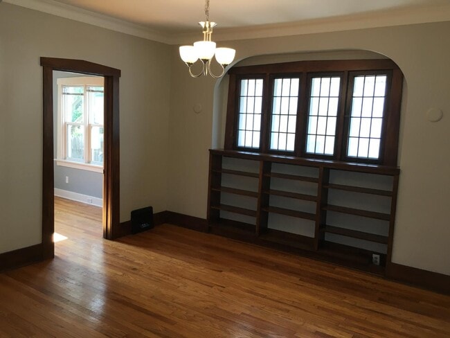 Photo - 253 Valley Ave SW