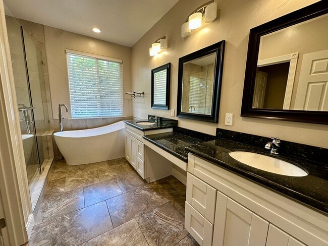 Photo - 565 Eden Ct