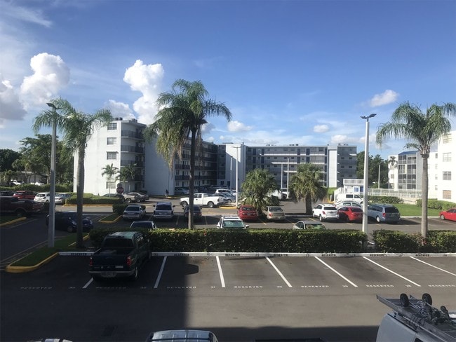 Building Photo - 14170 SW 84th St