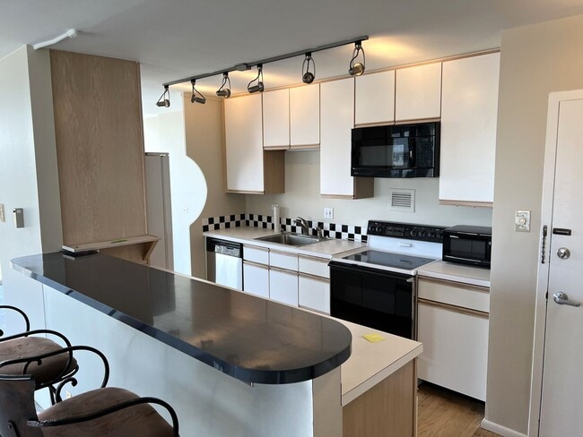 Photo - Corner Condo with Stunning Views in Cherry... Unidad 608