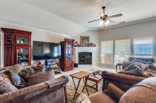 Photo - 626 Saddlebrook Dr