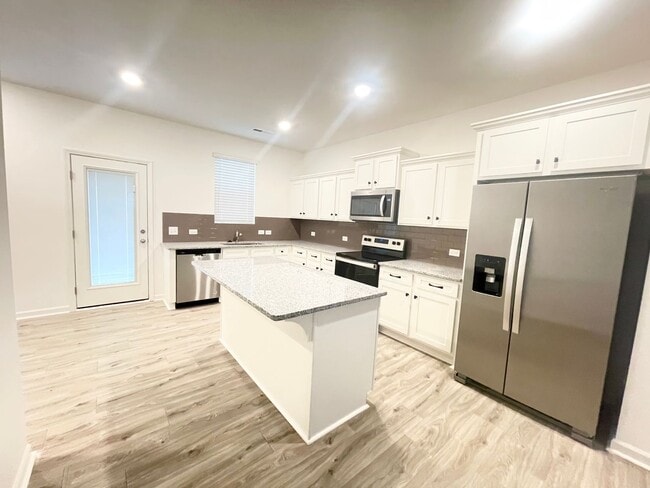 Photo - Charming 3-Bedroom Townhome Near Jack Alexander Blvd - APRIL MOVE IN SPECIAL