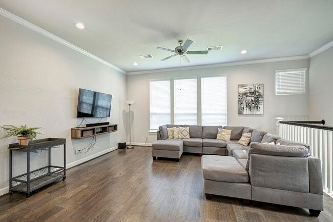 Photo - 2113 Paul Quinn St