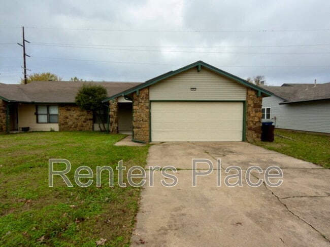 Building Photo - 1907 E 66th Pl