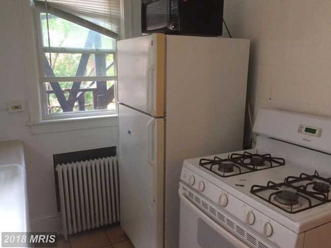 Kitchen - 8513 Flower Ave Unit 3