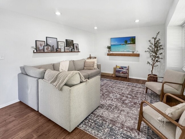 Photo - 1482 Harding St NW