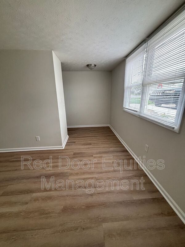 Photo - 709 W 6th Ave