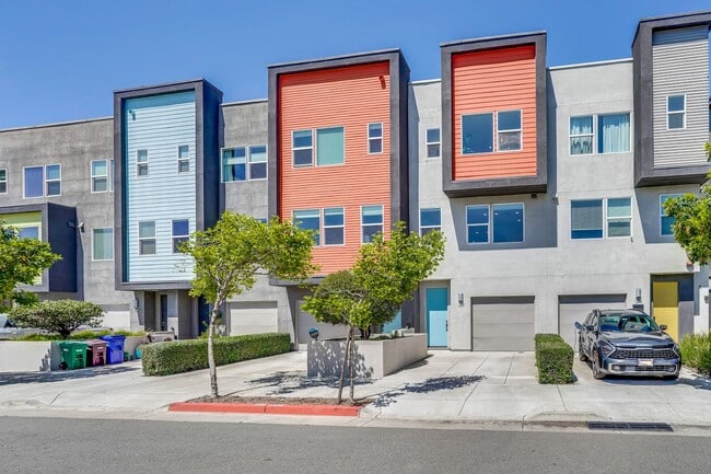 Building Photo - Prescott Market For Rent – Modern Solar-Powered/Tesla Charger - Townhome in Station House South, ...
