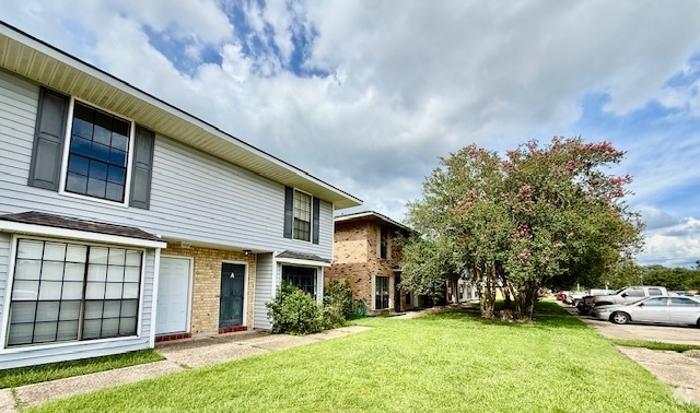 Building Photo - 528 S Flannery Rd Unit B Rental