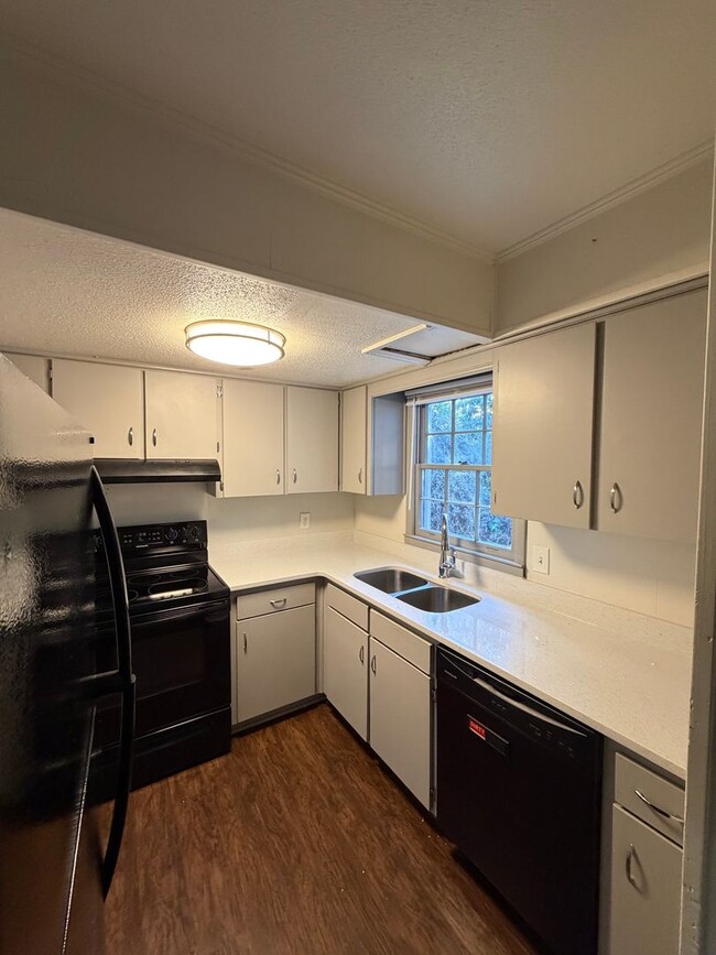Photo - Beautifully Renovated Duplex in Prime Auburn Location