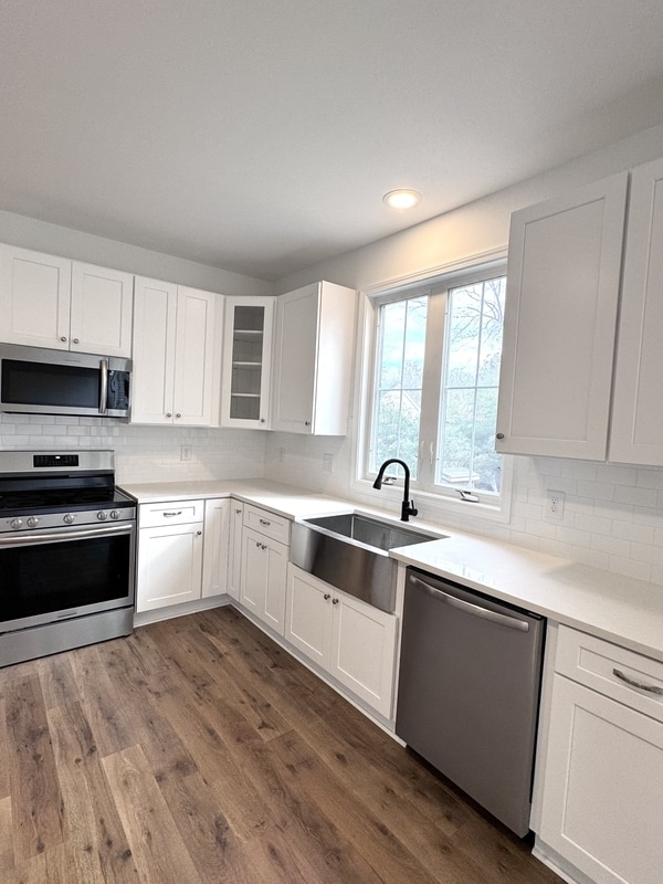 Photo - 427 Lakeland St