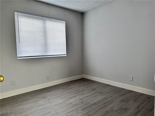 Photo - 7130 Mountain Moss Dr House