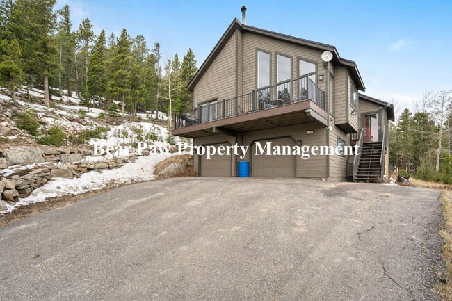 Building Photo - "Fully Furnished, Charming 3-Bed, 3.5 Bath... Rental