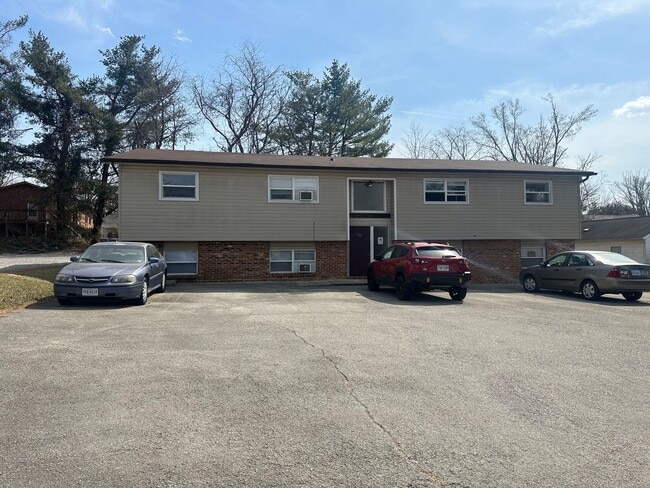 Building Photo - 2BR/2BA Apartments Near Downtown Blacksburg & Virginia Tech Unit 712-3