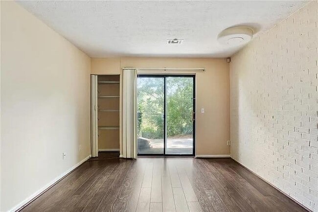 Photo - 76 Sandalwood Cir