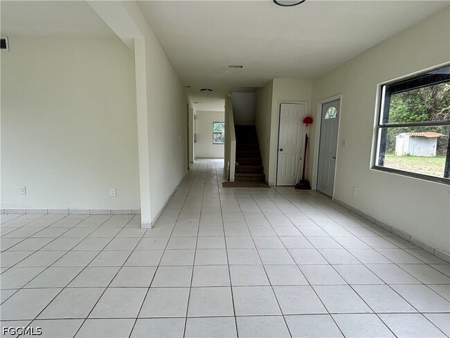 2150 Panama Ave