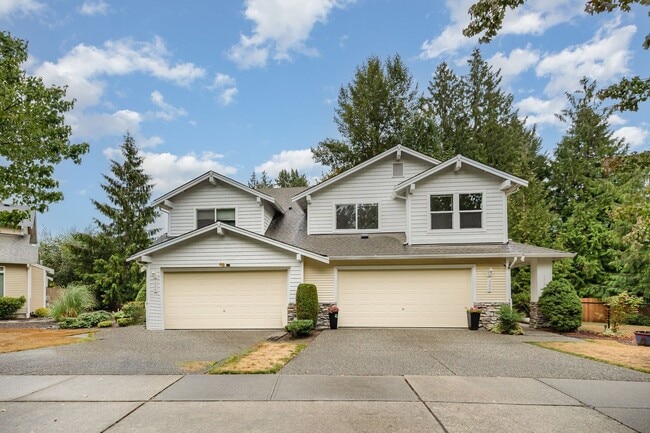 Building Photo - Townhouse available in lynnwood
