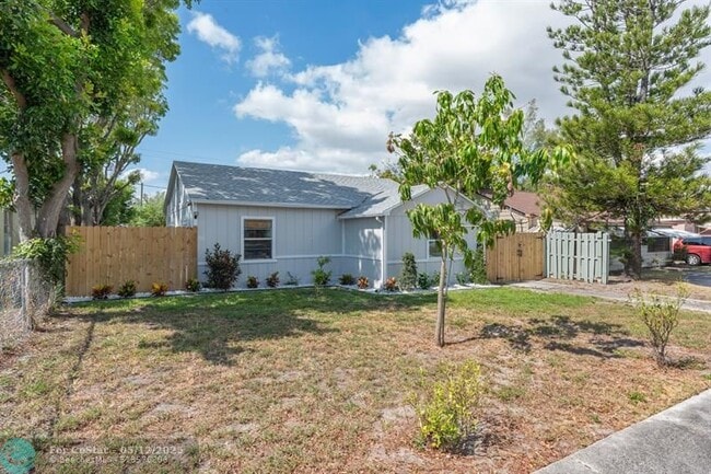 Photo - 906 29th St Casa