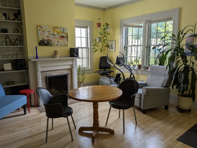 Photo - 506 N State St