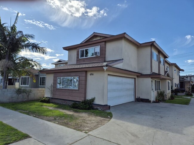 Building Photo - 6761 Curtis Ave Unit 4