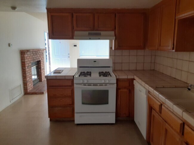 Photo - 3 BEDROOM 2 BATH UNIT