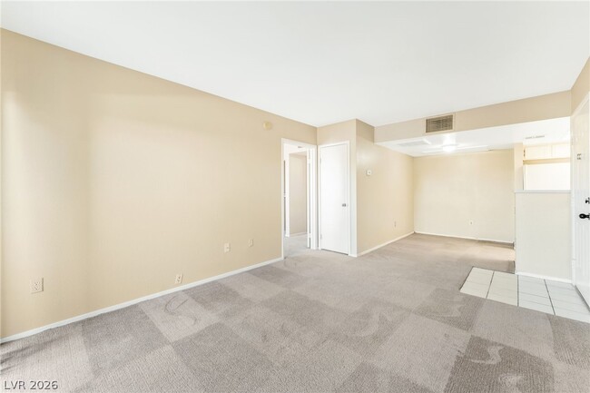 Photo - 8070 W Russell Rd Unit 1054