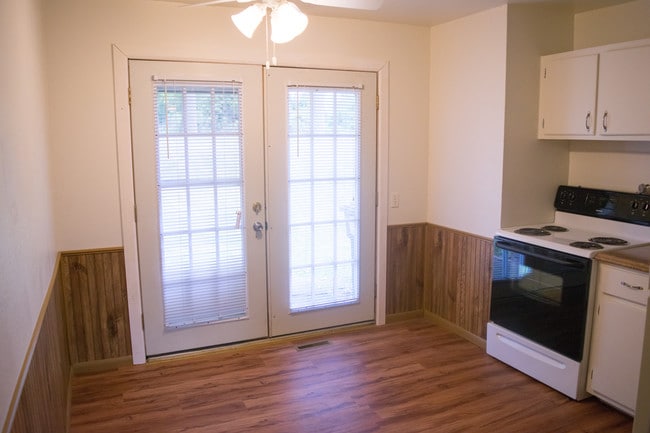 Hillview Apartments