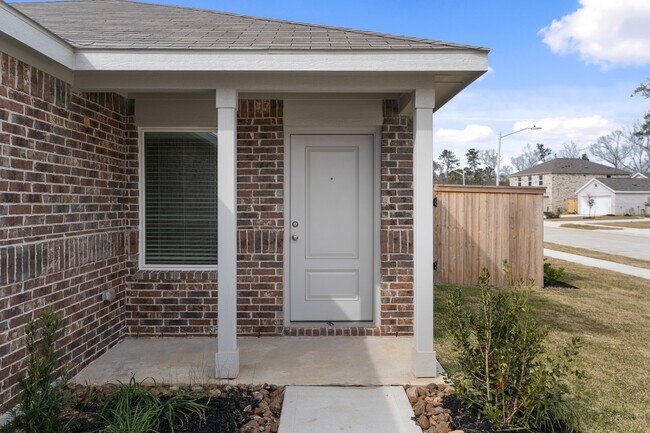 Photo - 925 Lago Laceno Ln