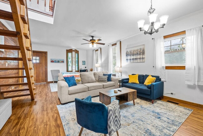 Building Photo - 912 Little Bay Ave Unit ID1354816P