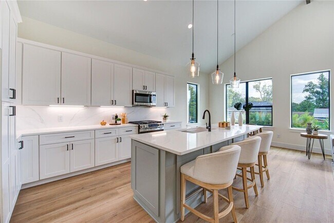 Photo - 6121 Pacific Frst Dr