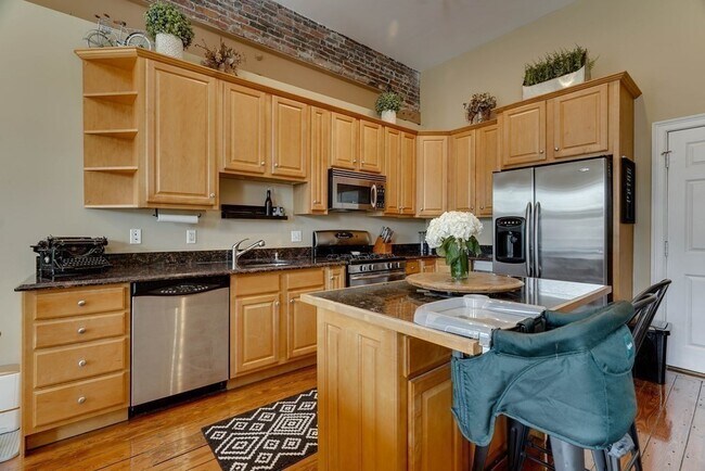 Photo - 141 Washington St Unit 2