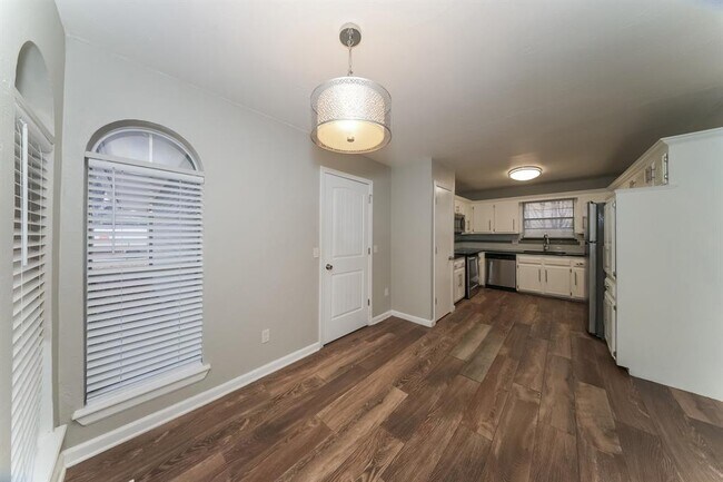 Photo - 609 Banner Ave