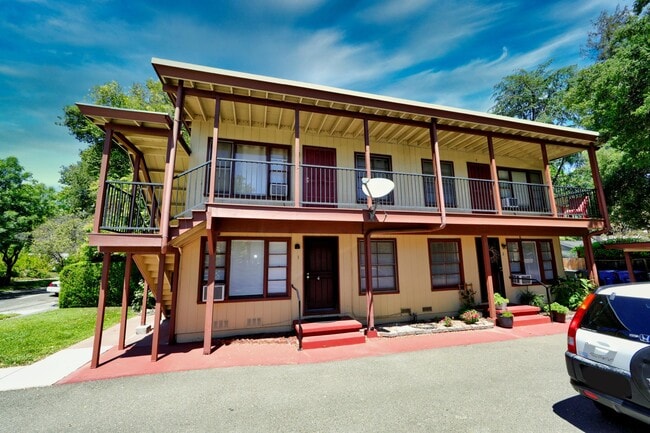 4225 V St