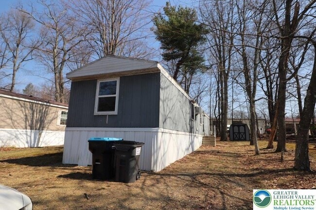 Building Photo - 238 Birchwood Ln