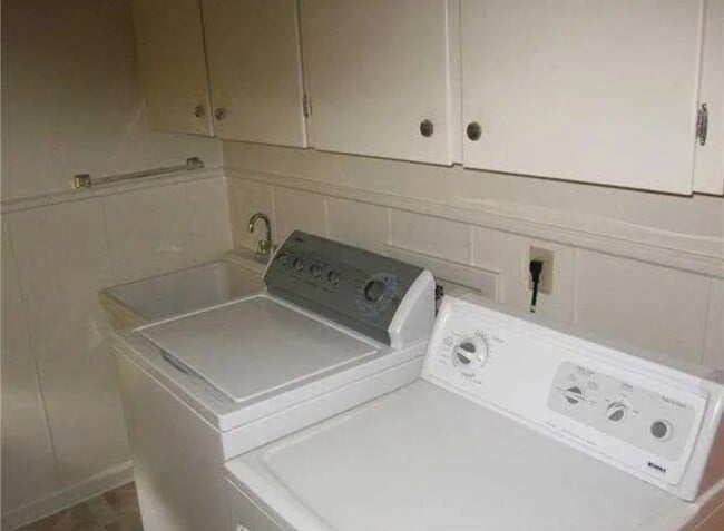 Photo - 2123 Eileen Rd