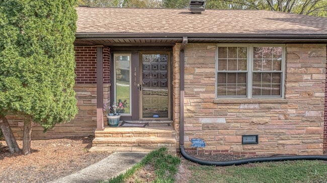 Photo - 1416 Hilltop Dr