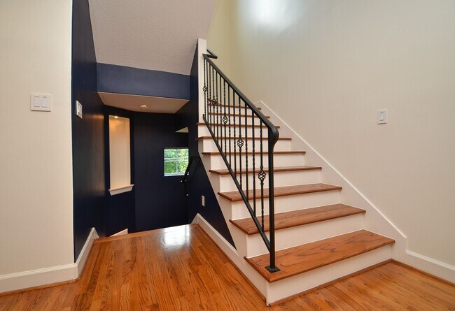 Photo - 4609 Floyd St