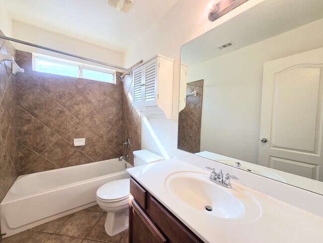 Photo - 3639 Bennington Way