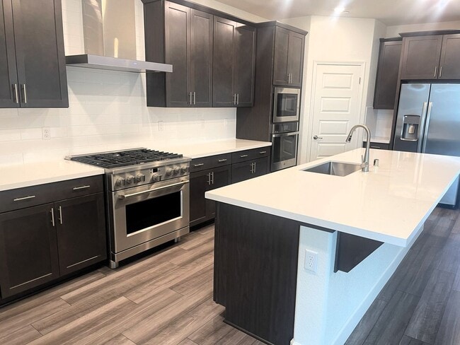 Photo - 5 Bedrooms Home in Russell Ranch
