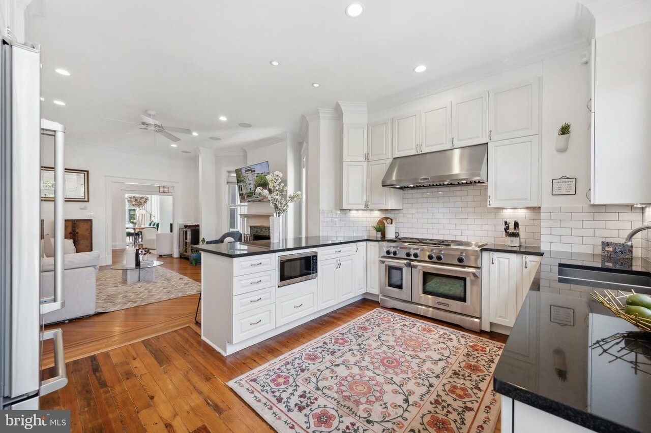 Photo - 1854 3rd St NW