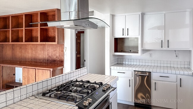 Photo - 2036 Brentwood St