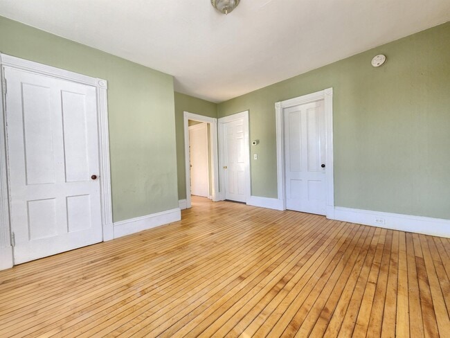 Photo - 72 Pier St