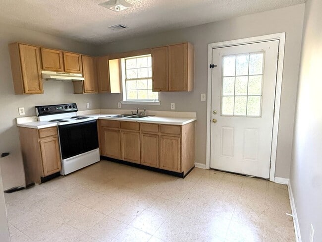 Photo - 8170 Geiger St NW Unidad 8170 Geiger