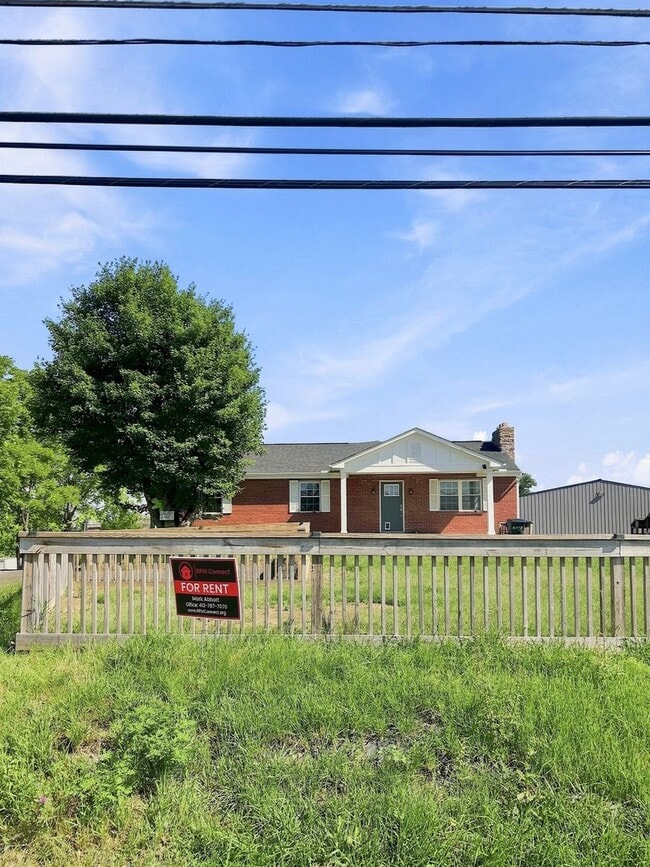 Building Photo - 7906 Steubenville Pike Unit Upper