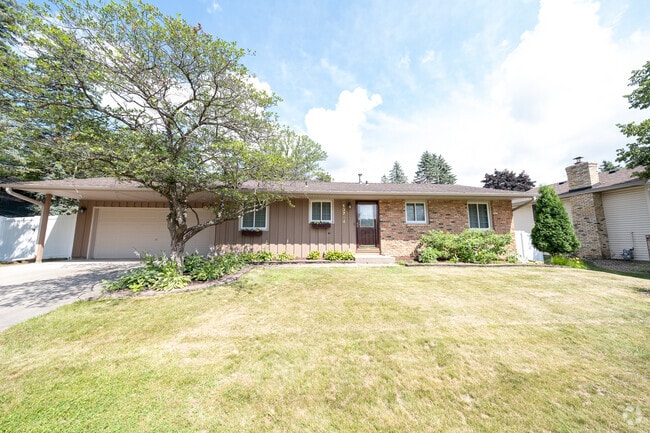 Building Photo - 13784 Fairlawn Ave Rental