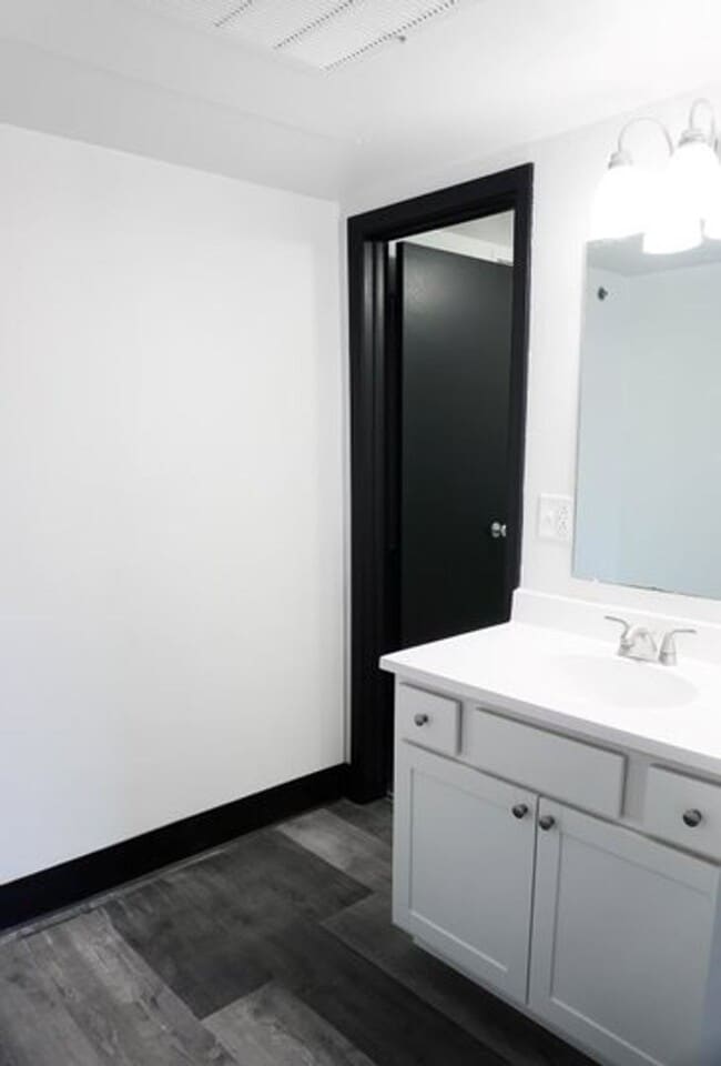 Photo - Continental Apartments in Garden City