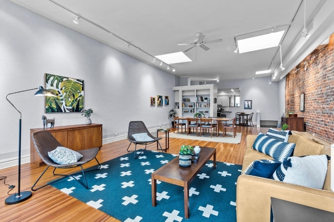 Photo - 323 W Main St