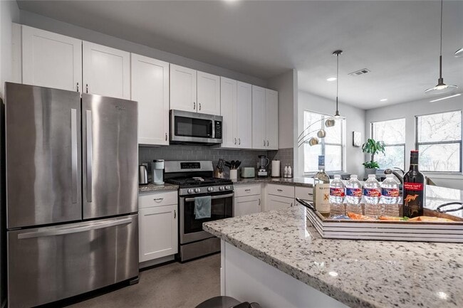 4702 Leslie Ave Unit A