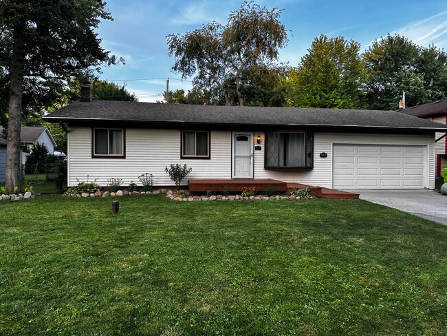 Photo - 3589 Knollview Ave House